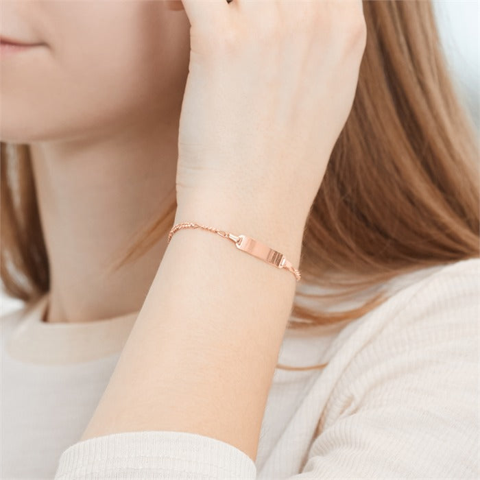 Dieses Foto zeigt ein Tragebeispiel des Armbands aus 925er Silber